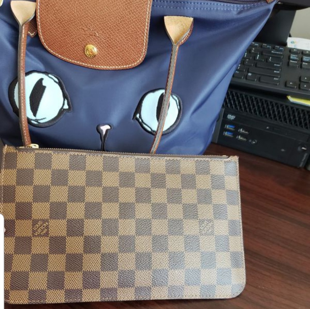 LV pouch